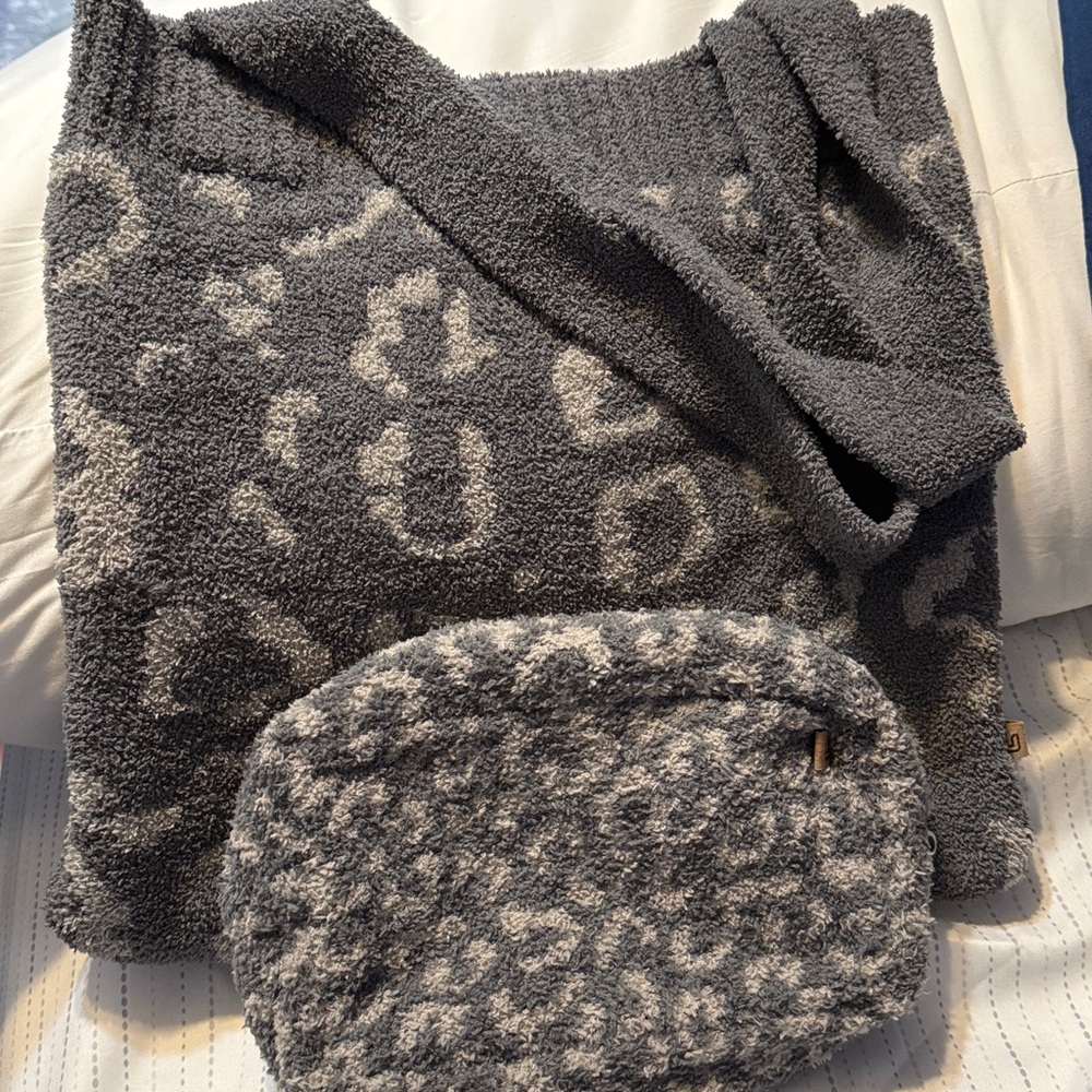 Chic Gray Leopard Tote Bag and Makeup Bag